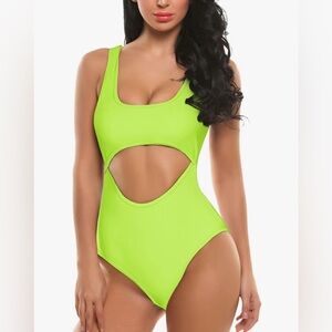 249 NWT Ekouaer Women's Cutout One Piece Monokini Swimsuit - Size: Medium